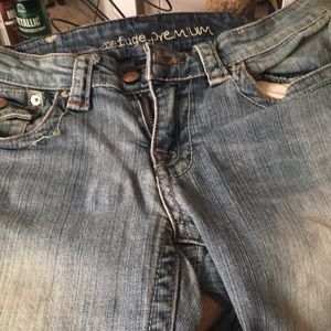 Refuge Premium Denim Capris